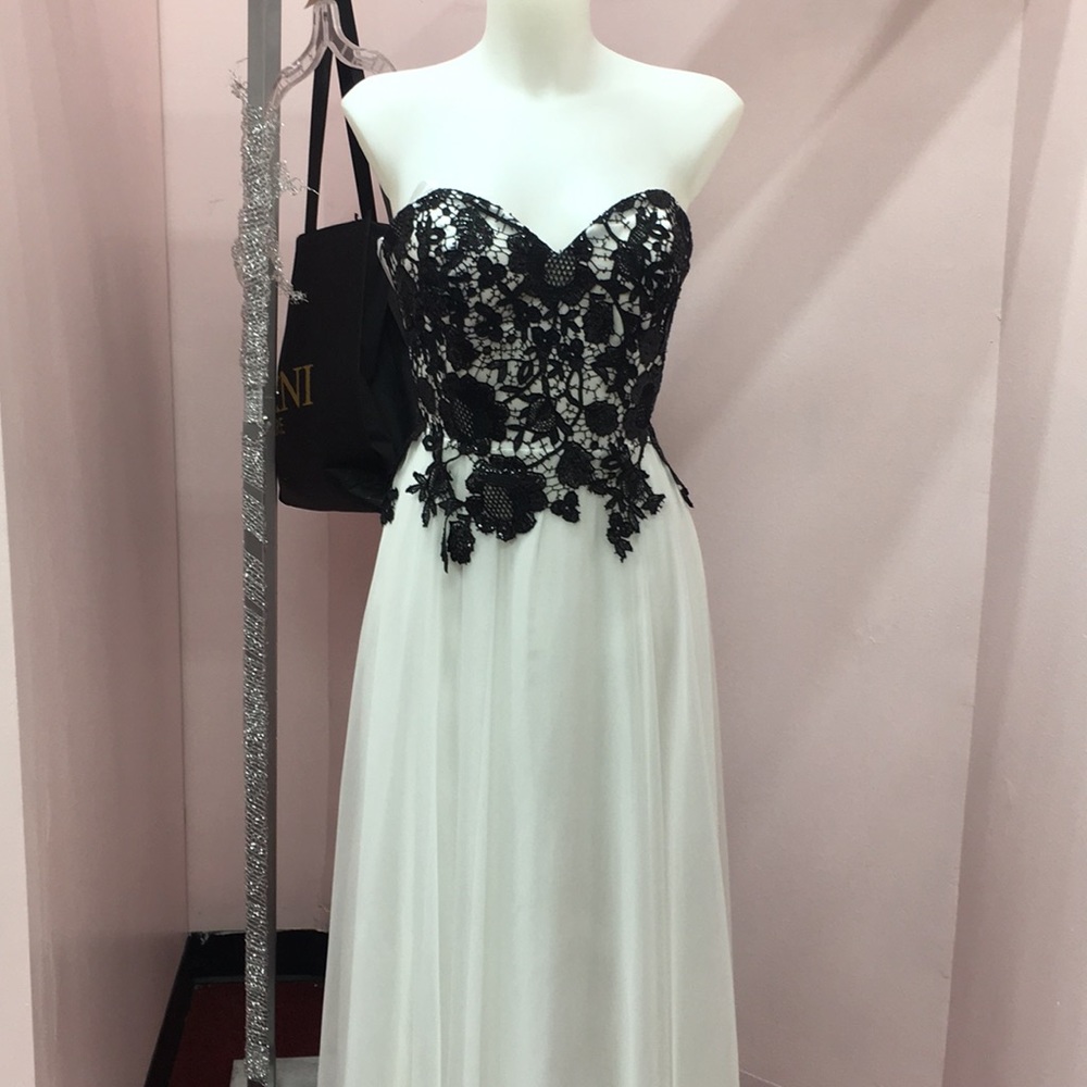 NWT A-LINE BLACK AND WHITE DRESS